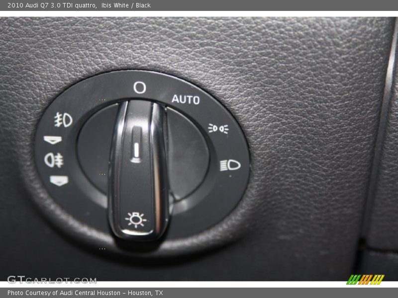 Ibis White / Black 2010 Audi Q7 3.0 TDI quattro