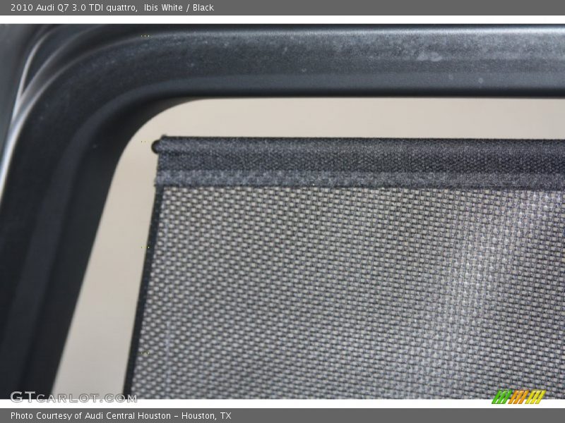 Ibis White / Black 2010 Audi Q7 3.0 TDI quattro