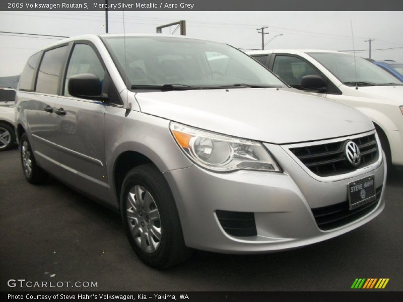 Mercury Sliver Metallic / Aero Grey 2009 Volkswagen Routan S