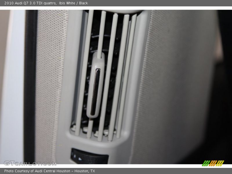 Ibis White / Black 2010 Audi Q7 3.0 TDI quattro