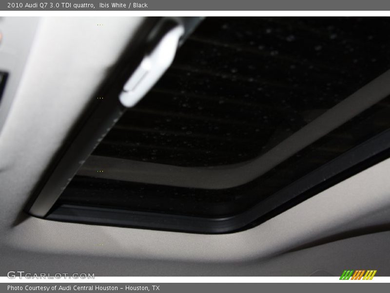 Ibis White / Black 2010 Audi Q7 3.0 TDI quattro