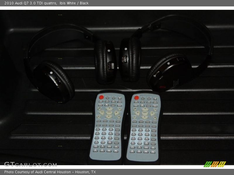 Ibis White / Black 2010 Audi Q7 3.0 TDI quattro
