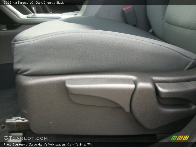 Dark Cherry / Black 2012 Kia Sorento LX