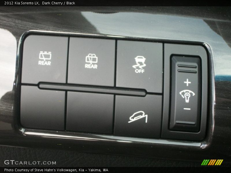Dark Cherry / Black 2012 Kia Sorento LX