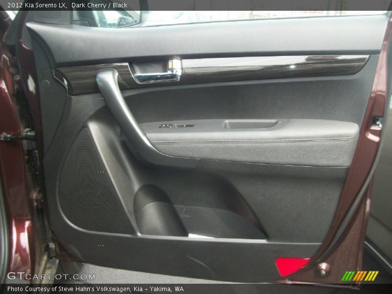 Dark Cherry / Black 2012 Kia Sorento LX