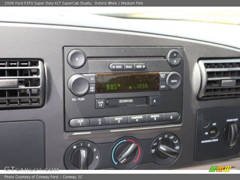 Audio System of 2006 F350 Super Duty XLT SuperCab Dually