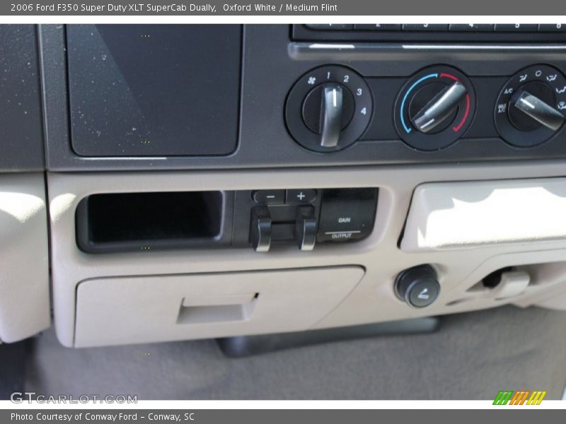 Oxford White / Medium Flint 2006 Ford F350 Super Duty XLT SuperCab Dually