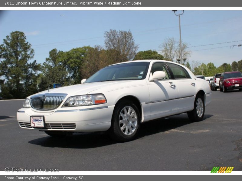 Vibrant White / Medium Light Stone 2011 Lincoln Town Car Signature Limited