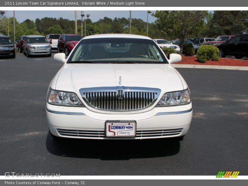 Vibrant White / Medium Light Stone 2011 Lincoln Town Car Signature Limited
