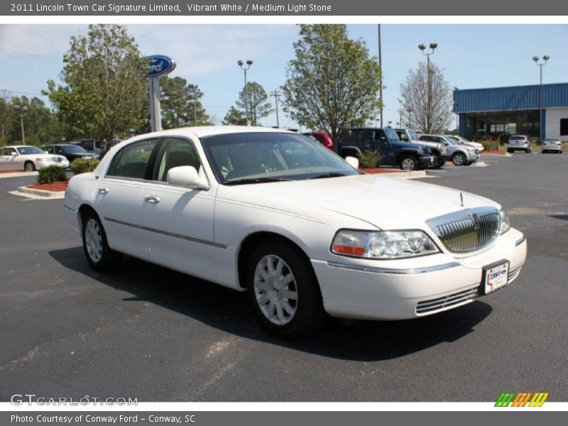 Vibrant White / Medium Light Stone 2011 Lincoln Town Car Signature Limited