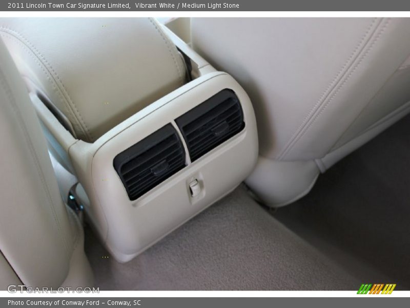 Vibrant White / Medium Light Stone 2011 Lincoln Town Car Signature Limited