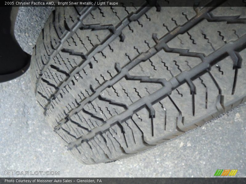 Bright Silver Metallic / Light Taupe 2005 Chrysler Pacifica AWD