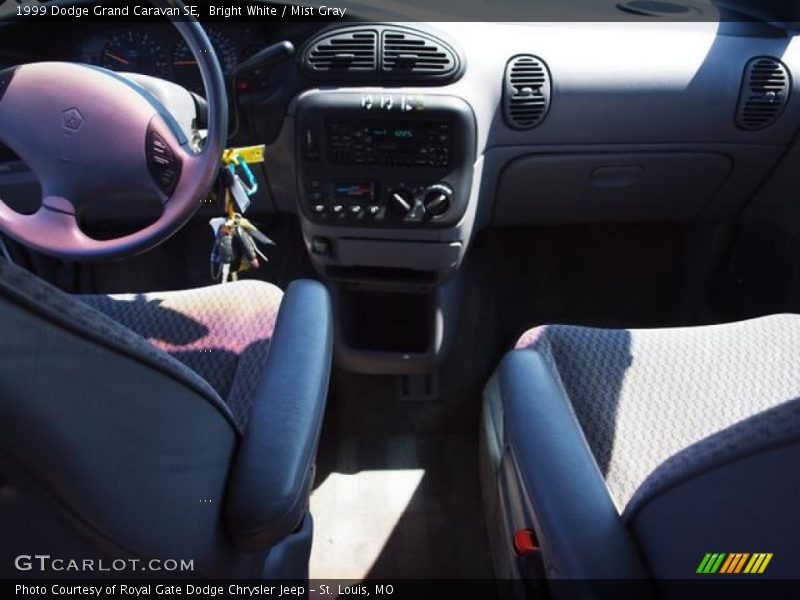 Bright White / Mist Gray 1999 Dodge Grand Caravan SE