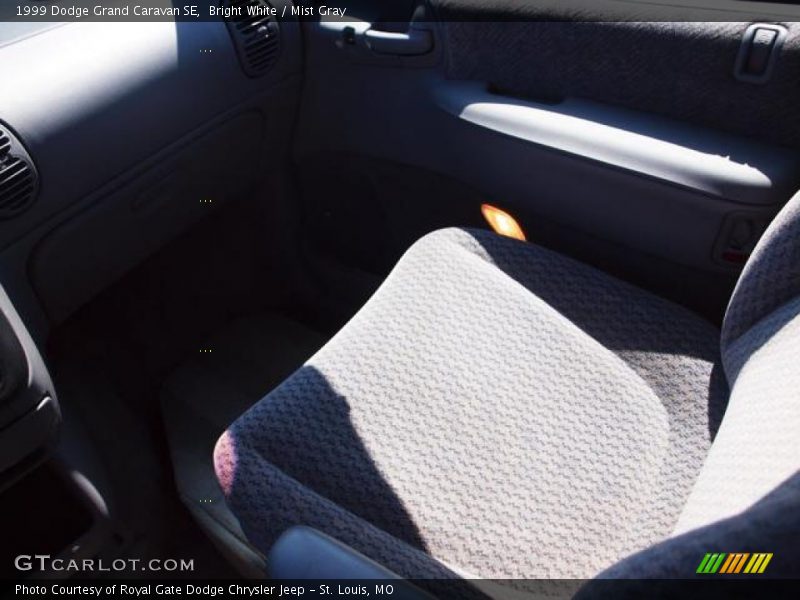 Bright White / Mist Gray 1999 Dodge Grand Caravan SE