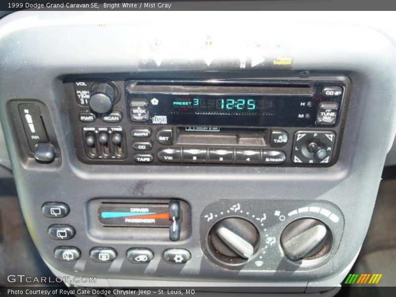Bright White / Mist Gray 1999 Dodge Grand Caravan SE