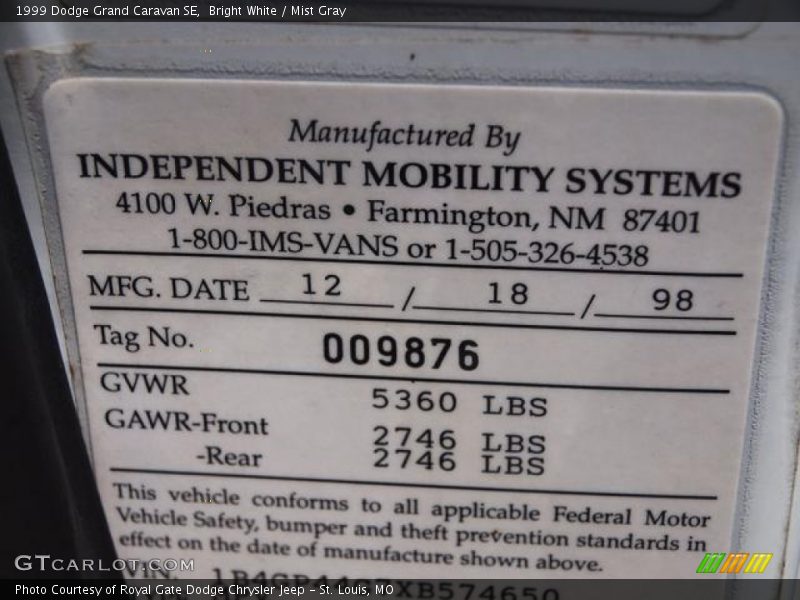 Bright White / Mist Gray 1999 Dodge Grand Caravan SE