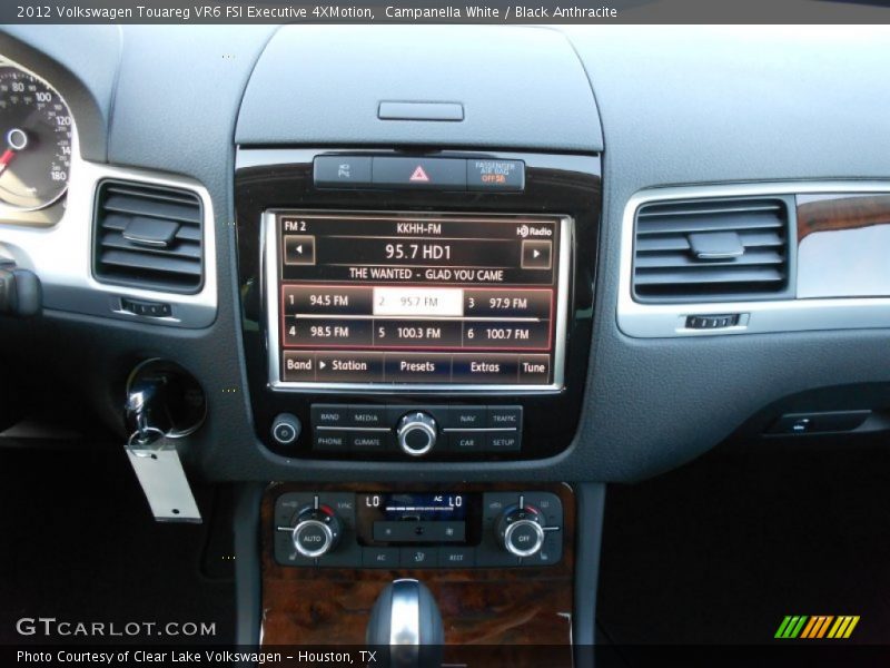 Campanella White / Black Anthracite 2012 Volkswagen Touareg VR6 FSI Executive 4XMotion
