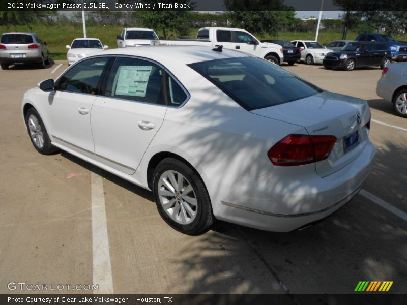 Candy White / Titan Black 2012 Volkswagen Passat 2.5L SEL