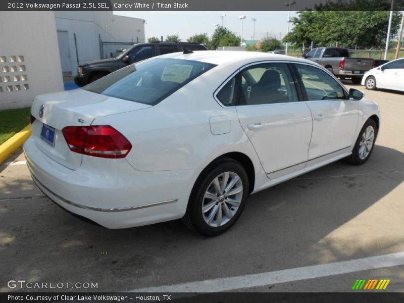 Candy White / Titan Black 2012 Volkswagen Passat 2.5L SEL