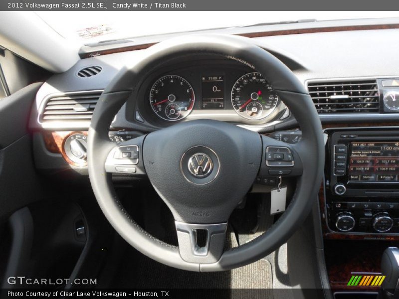 Candy White / Titan Black 2012 Volkswagen Passat 2.5L SEL