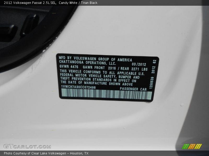Candy White / Titan Black 2012 Volkswagen Passat 2.5L SEL