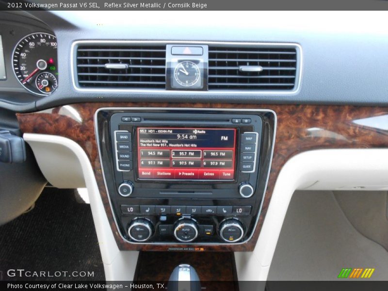 Reflex Silver Metallic / Cornsilk Beige 2012 Volkswagen Passat V6 SEL