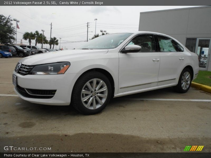 Candy White / Cornsilk Beige 2012 Volkswagen Passat 2.5L SEL
