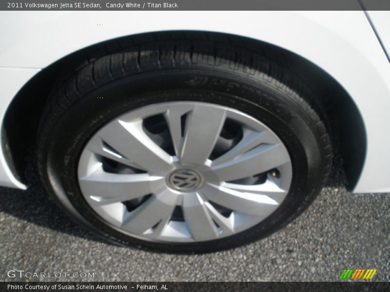 Candy White / Titan Black 2011 Volkswagen Jetta SE Sedan