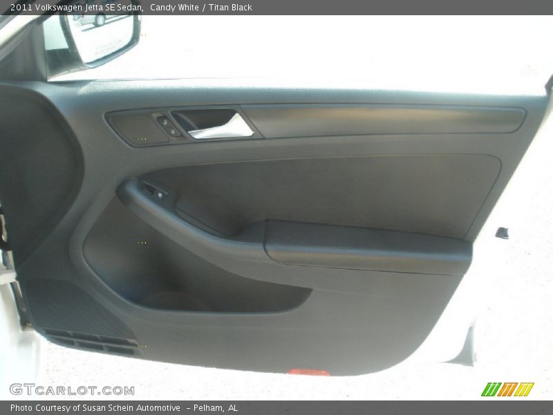 Candy White / Titan Black 2011 Volkswagen Jetta SE Sedan