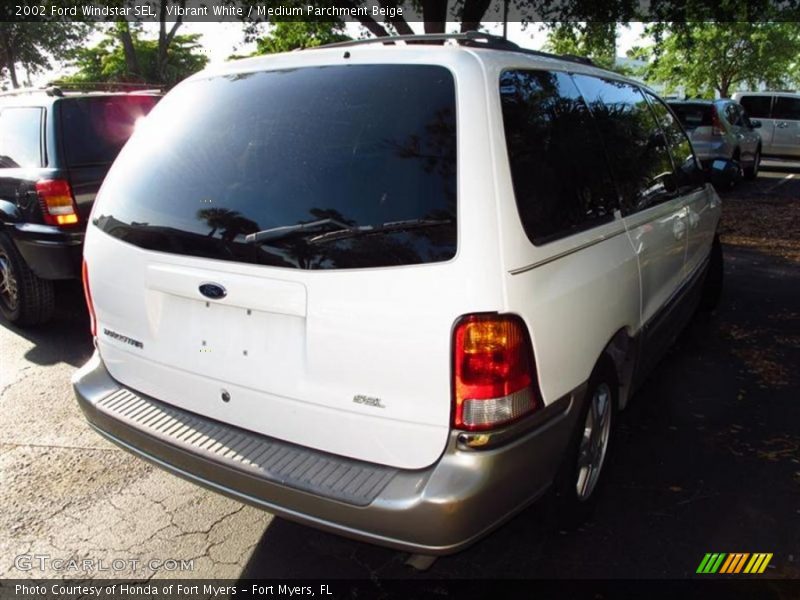 Vibrant White / Medium Parchment Beige 2002 Ford Windstar SEL