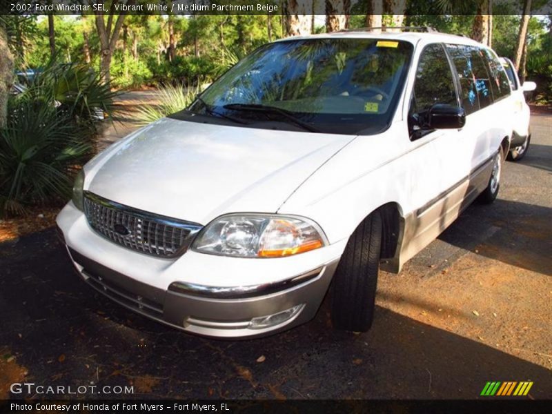Vibrant White / Medium Parchment Beige 2002 Ford Windstar SEL
