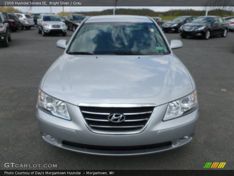 Bright Silver / Gray 2009 Hyundai Sonata SE