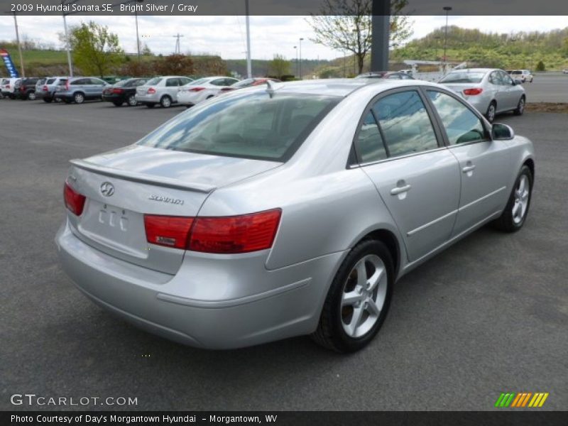 Bright Silver / Gray 2009 Hyundai Sonata SE