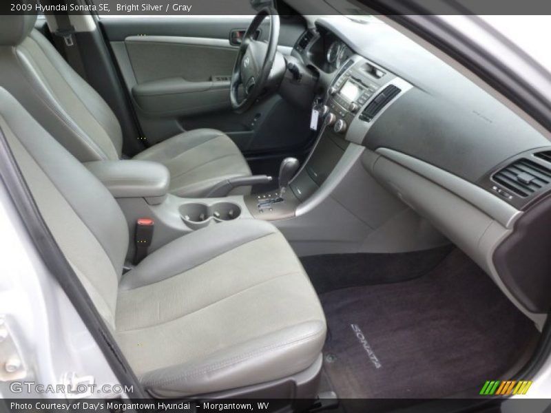 Bright Silver / Gray 2009 Hyundai Sonata SE