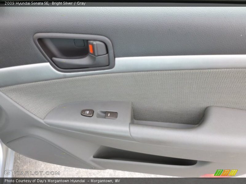 Bright Silver / Gray 2009 Hyundai Sonata SE