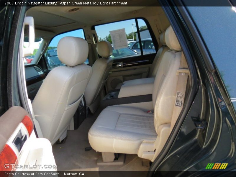 Aspen Green Metallic / Light Parchment 2003 Lincoln Navigator Luxury