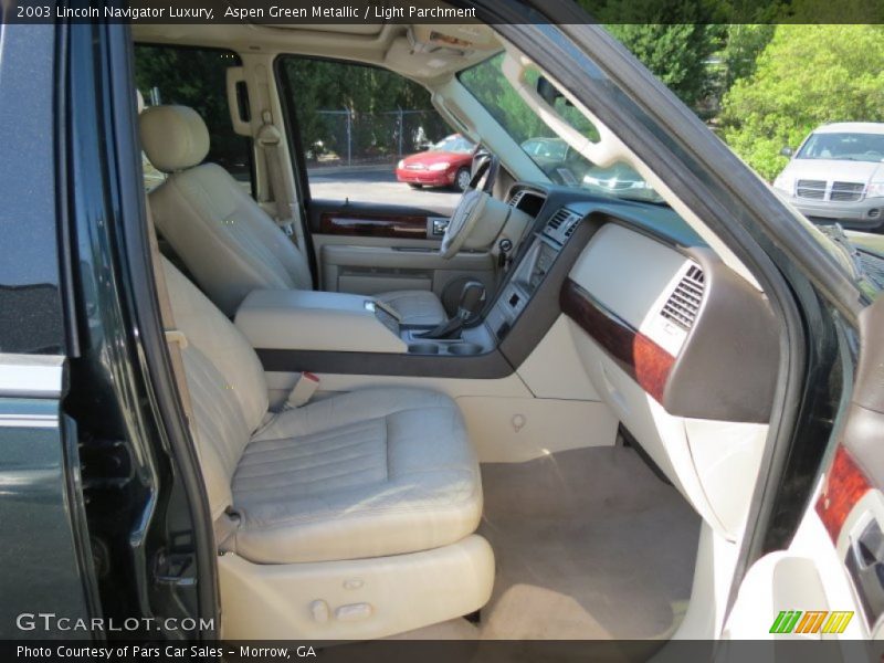 Aspen Green Metallic / Light Parchment 2003 Lincoln Navigator Luxury