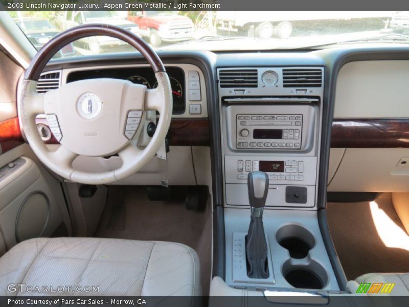 Aspen Green Metallic / Light Parchment 2003 Lincoln Navigator Luxury