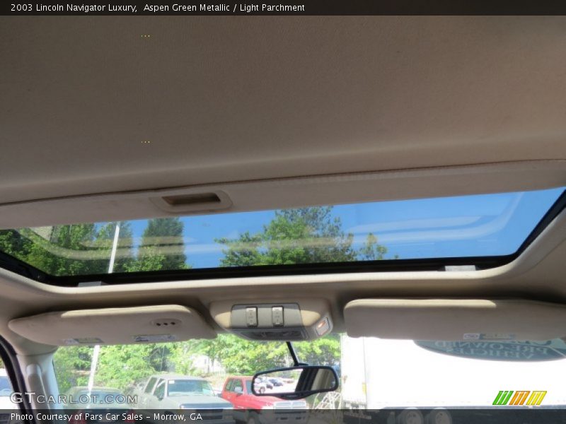 Aspen Green Metallic / Light Parchment 2003 Lincoln Navigator Luxury