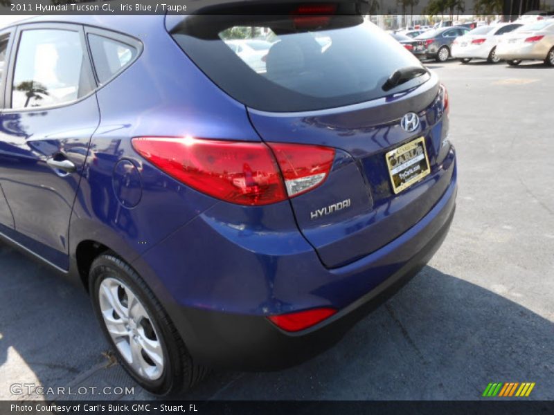 Iris Blue / Taupe 2011 Hyundai Tucson GL