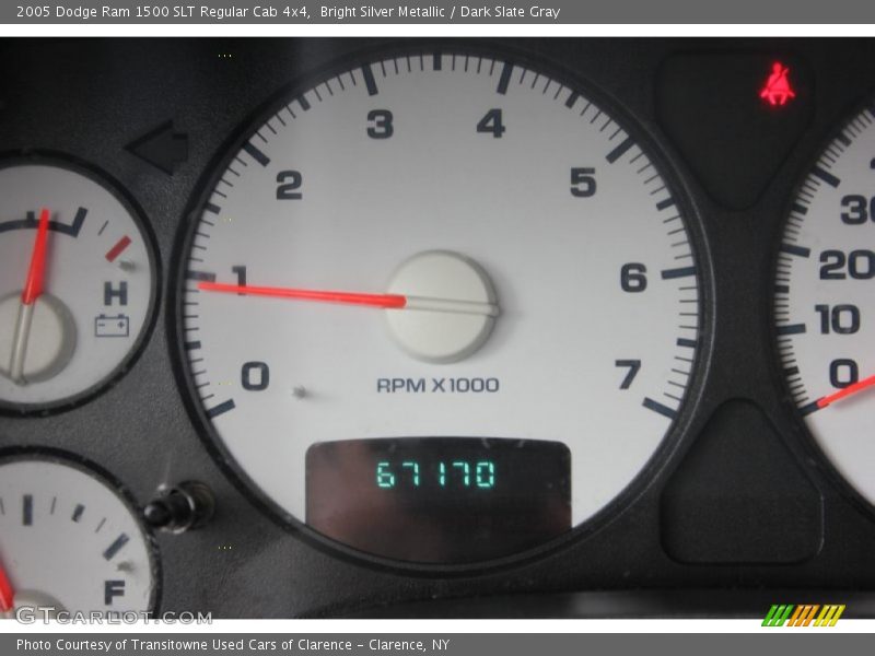 Bright Silver Metallic / Dark Slate Gray 2005 Dodge Ram 1500 SLT Regular Cab 4x4