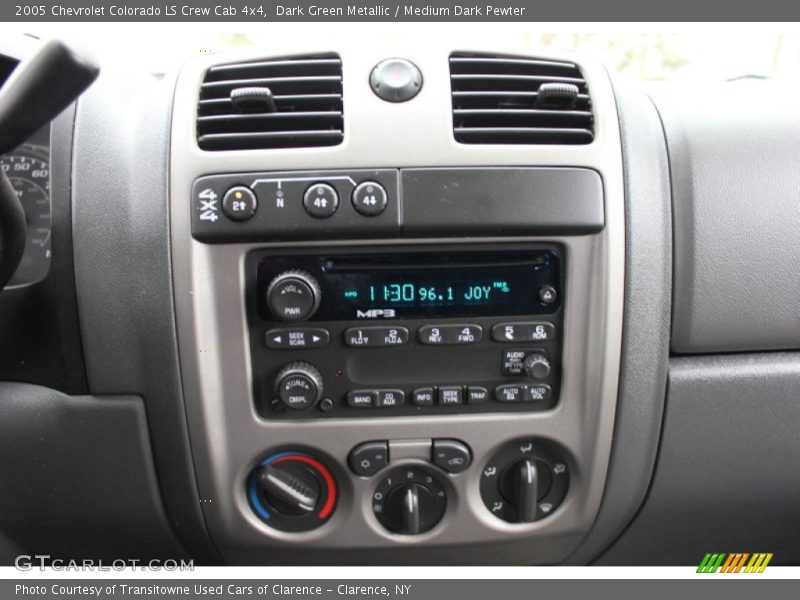 Dark Green Metallic / Medium Dark Pewter 2005 Chevrolet Colorado LS Crew Cab 4x4