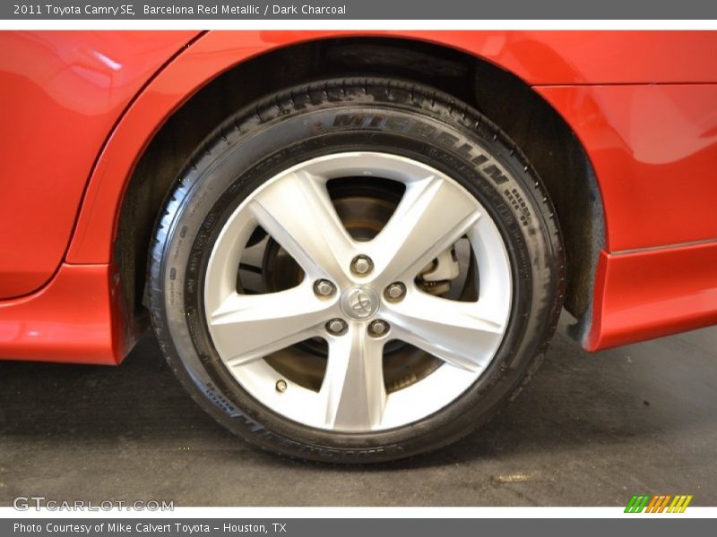 Barcelona Red Metallic / Dark Charcoal 2011 Toyota Camry SE