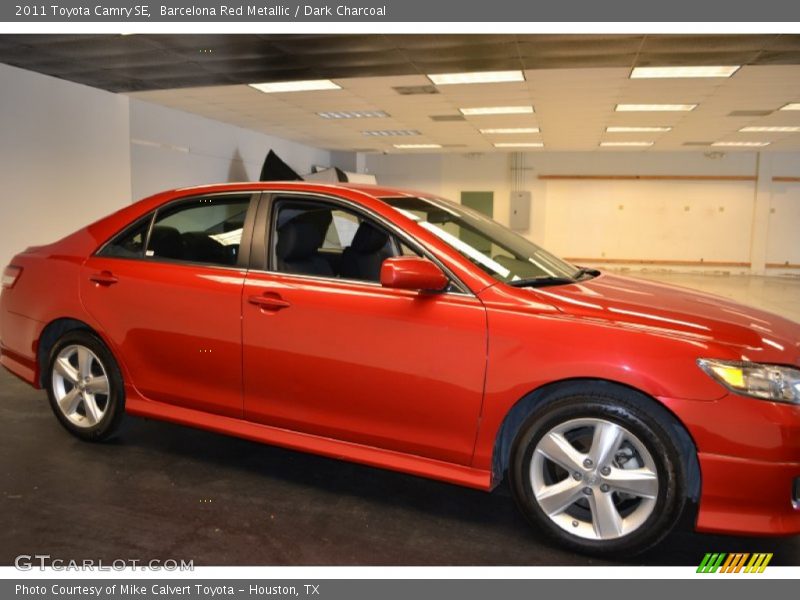 Barcelona Red Metallic / Dark Charcoal 2011 Toyota Camry SE
