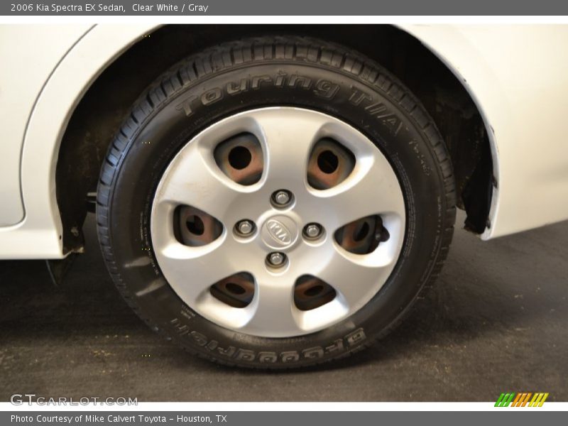 Clear White / Gray 2006 Kia Spectra EX Sedan