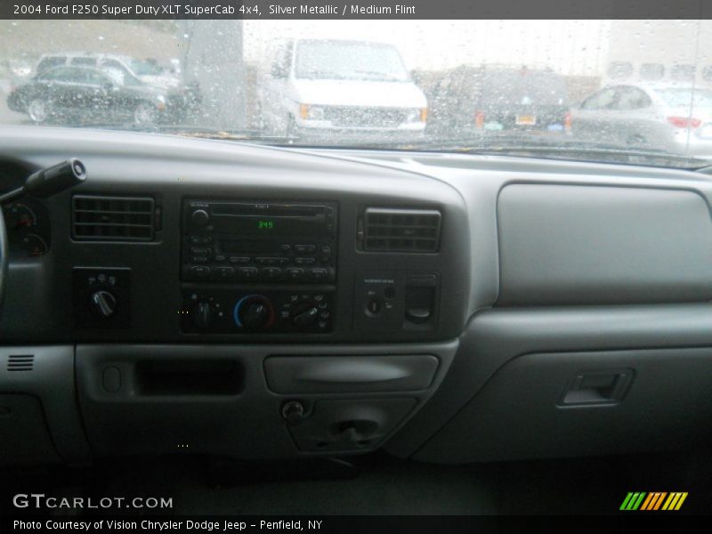 Silver Metallic / Medium Flint 2004 Ford F250 Super Duty XLT SuperCab 4x4