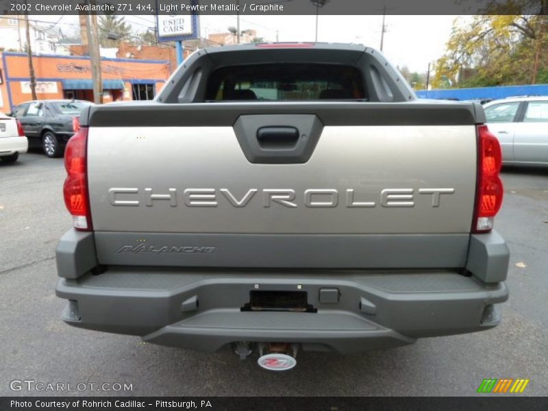 Light Pewter Metallic / Graphite 2002 Chevrolet Avalanche Z71 4x4