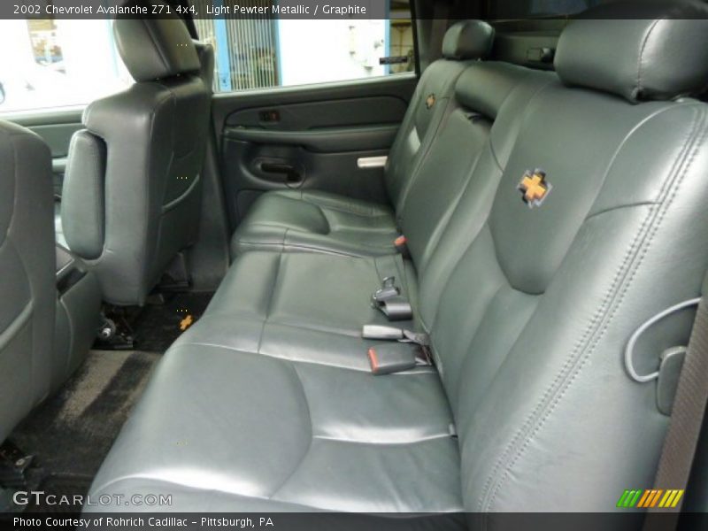 Light Pewter Metallic / Graphite 2002 Chevrolet Avalanche Z71 4x4