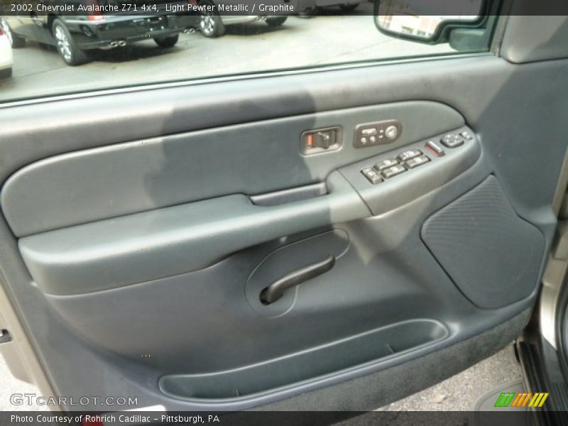 Light Pewter Metallic / Graphite 2002 Chevrolet Avalanche Z71 4x4