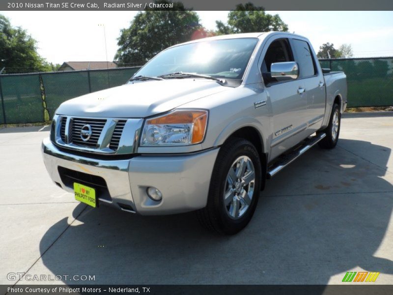 Radiant Silver / Charcoal 2010 Nissan Titan SE Crew Cab